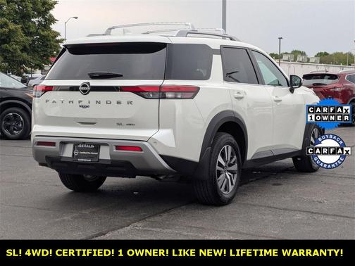 2024 Nissan Pathfinder SL