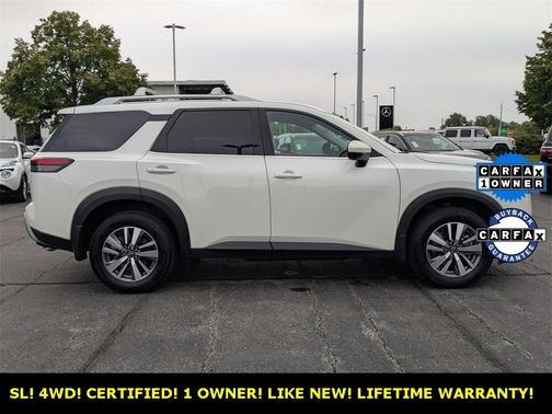 2024 Nissan Pathfinder SL