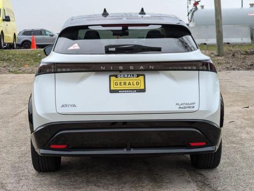 2025 Nissan ARIYA PLATINUM+