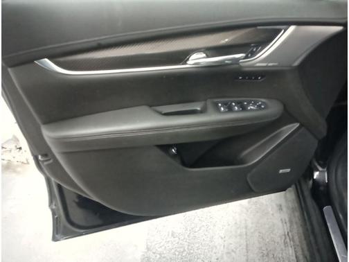 Stellar Black Metallic 2021 Cadillac XT6 Sport AWD