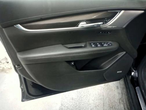 Stellar Black Metallic 2021 Cadillac XT6 Sport AWD