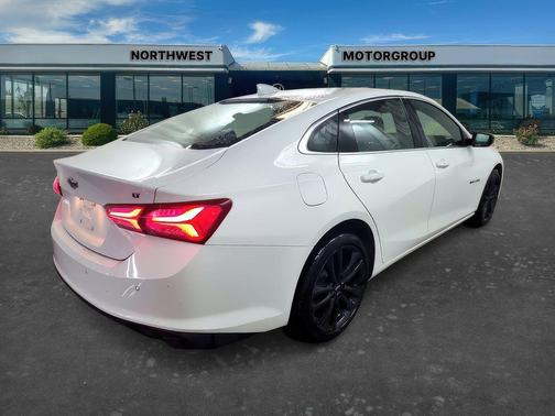 Summit White 2024 Chevrolet Malibu 1LT