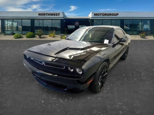 Pitch Black Clearcoat 2021 Dodge Challenger SXT