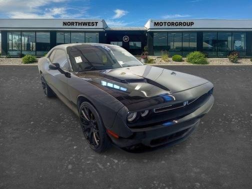 Pitch Black Clearcoat 2021 Dodge Challenger SXT