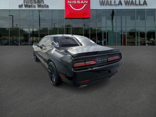 Pitch Black Clearcoat 2021 Dodge Challenger SXT