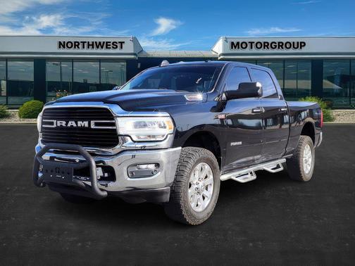 2019 RAM 2500 Big Horn Crew Cab 4x4 6'4' Box