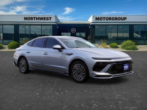 Aero Silver 2024 Hyundai SONATA Hybrid SE