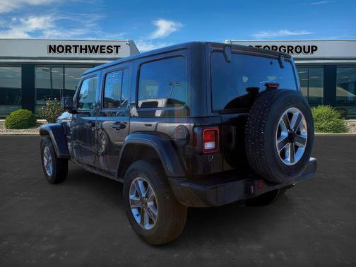 2023 Jeep Wrangler 4-Door Sahara
