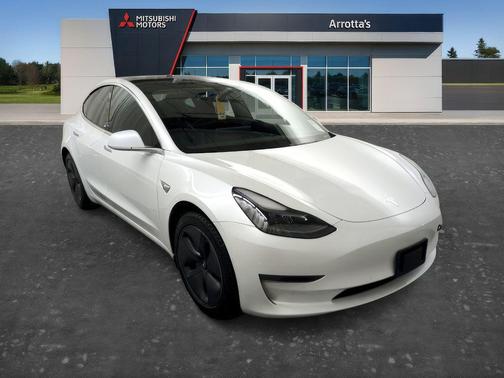 Pearl White Multi-Coat 2019 Tesla Model 3 Mid Range