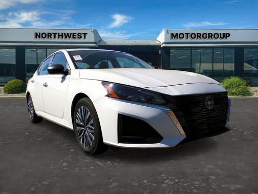 Glacier White 2025 Nissan Altima SV FWD