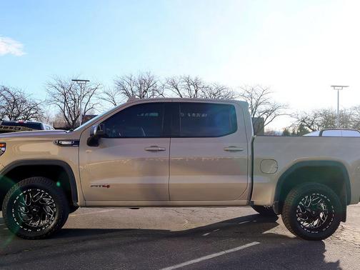 2022 GMC Sierra 1500 AT4