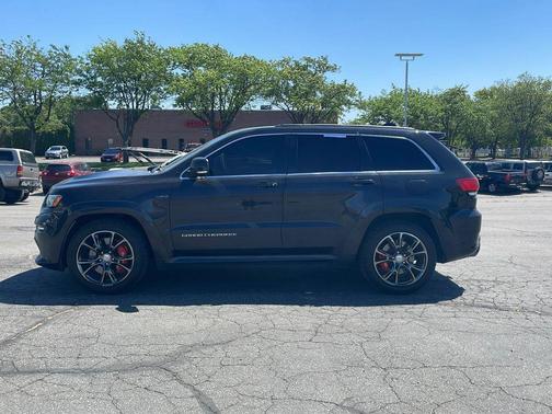 Brilliant Black Crystal Pearlcoat 2014 Jeep Grand Cherokee SRT