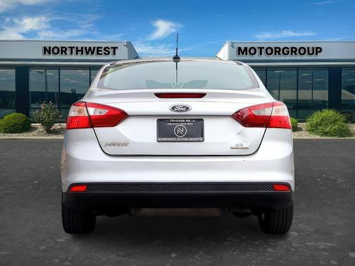 INGOT SILVER METALLIC 2014 Ford Focus SE