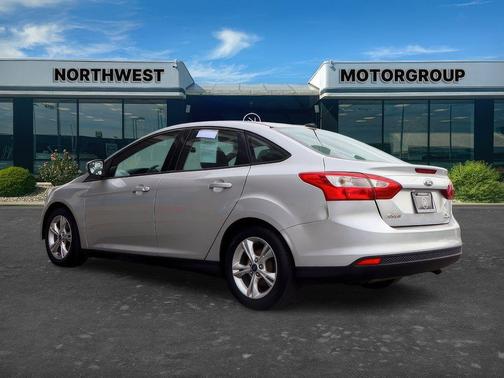 INGOT SILVER METALLIC 2014 Ford Focus SE