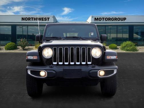 2023 Jeep Wrangler 4-Door Sahara