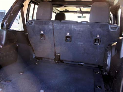 2023 Jeep Wrangler 4-Door Sahara