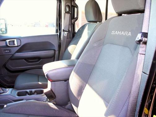 2023 Jeep Wrangler 4-Door Sahara