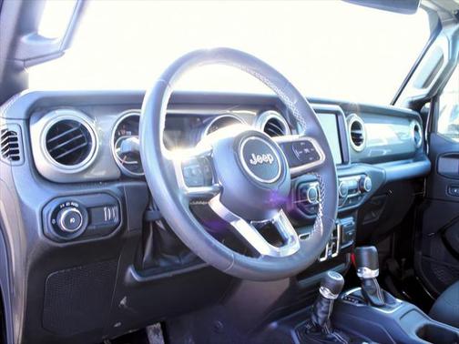 2023 Jeep Wrangler 4-Door Sahara
