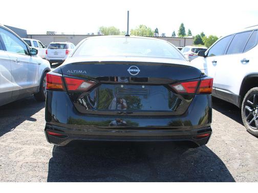 Super Black 2025 Nissan Altima SV FWD