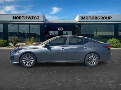 Gun Metallic 2025 Nissan Altima SV FWD