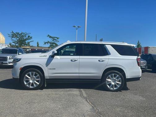 Iridescent Pearl Tricoat 2021 Chevrolet Tahoe High Country