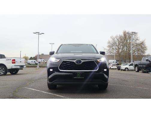 Midnight Black Metallic 2021 Toyota Highlander Hybrid LE