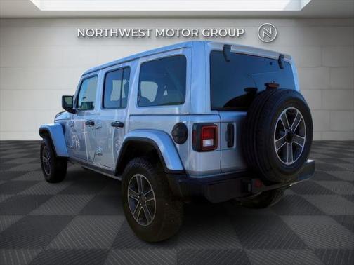 2023 Jeep Wrangler 4-Door Sahara