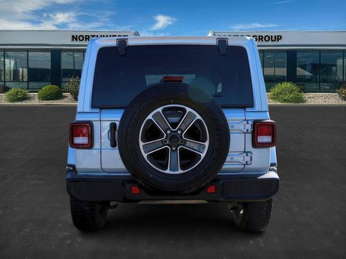 2023 Jeep Wrangler 4-Door Sahara