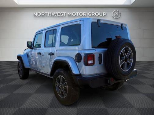 2023 Jeep Wrangler 4-Door Sahara