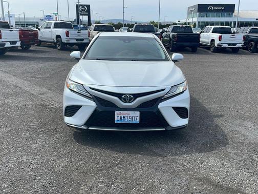Wind Chill Pearl 2020 Toyota Camry XSE