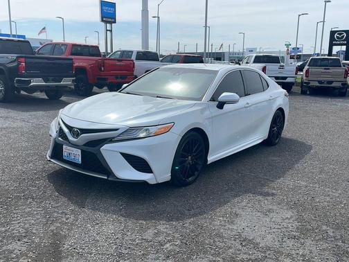 Wind Chill Pearl 2020 Toyota Camry XSE