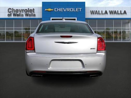2022 Chrysler 300 Touring