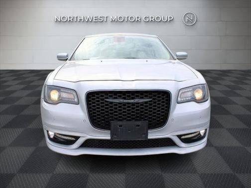 2022 Chrysler 300 Touring