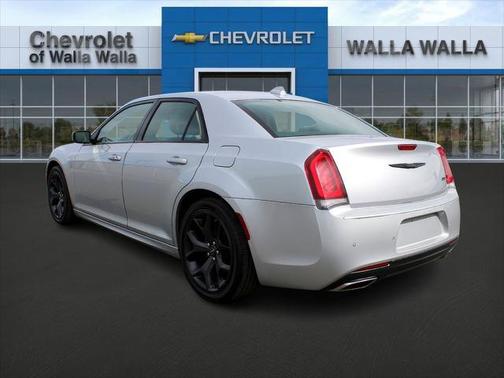 2022 Chrysler 300 Touring