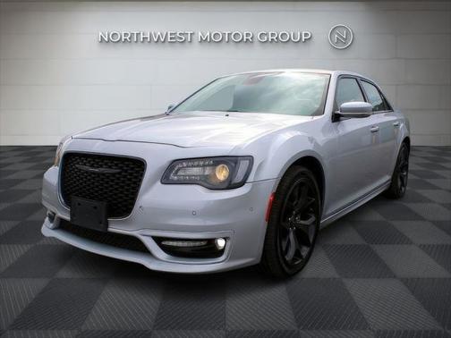 2022 Chrysler 300 Touring