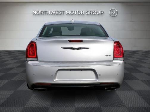 2022 Chrysler 300 Touring