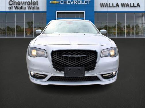 2022 Chrysler 300 Touring