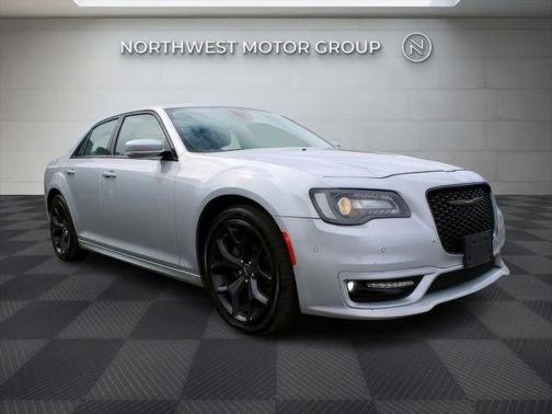 2022 Chrysler 300 Touring