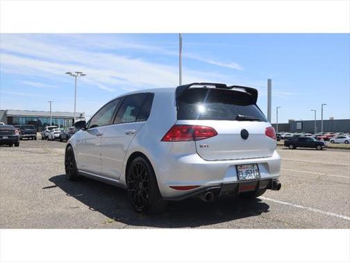 2017 Volkswagen Golf GTI 2.0T S 4-Door