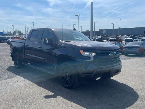 Dark Ash Metallic 2022 Chevrolet Silverado 1500 RST