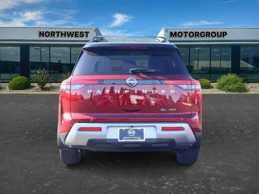 2025 Nissan Pathfinder SL 4WD