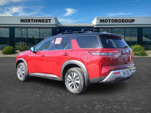 2025 Nissan Pathfinder SL 4WD