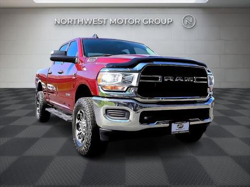 2020 RAM 3500 Tradesman Crew Cab 4x4 6'4' Box