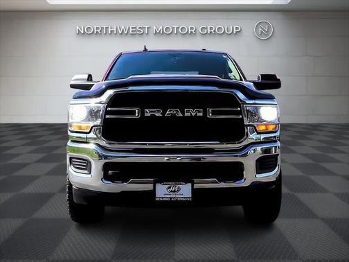 2020 RAM 3500 Tradesman Crew Cab 4x4 6'4' Box