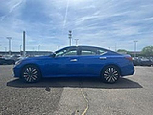 Bluestone Pearl 2025 Nissan Altima SV FWD