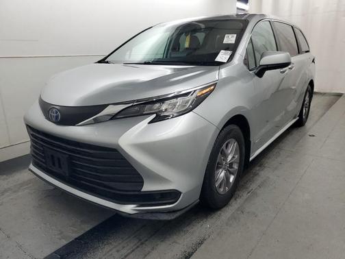 2021 Toyota Sienna LE