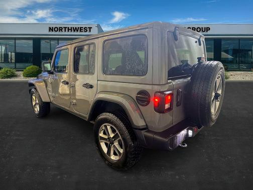2023 Jeep Wrangler 4-Door Sahara