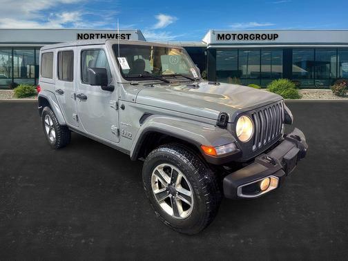 2023 Jeep Wrangler 4-Door Sahara