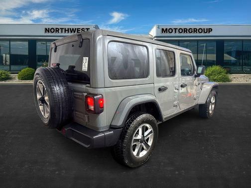 2023 Jeep Wrangler 4-Door Sahara