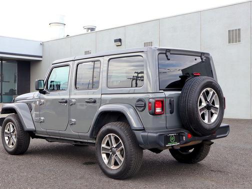 2023 Jeep Wrangler 4-Door Sahara